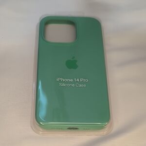 Apple iPhone 14 Pro Silicone Case - Mint Green